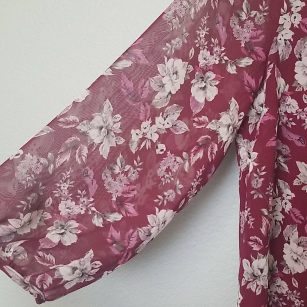 Skies are blue Romantic Office Tie Neck Burgundy Floral Blouse Small - Picture 5 of 9